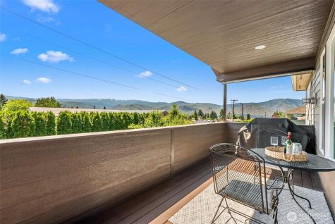 700 Clarissa Lane East Wenatchee WA 98802