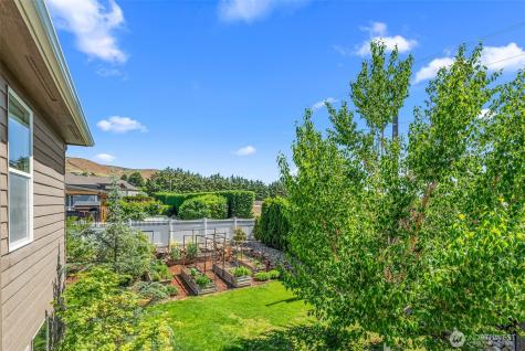 700 Clarissa Lane East Wenatchee WA 98802