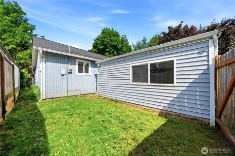 10330 Stone Avenue N Seattle WA 98133