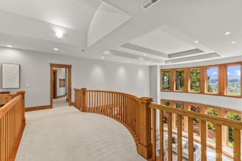 13748 242nd Avenue NE Woodinville WA 98077