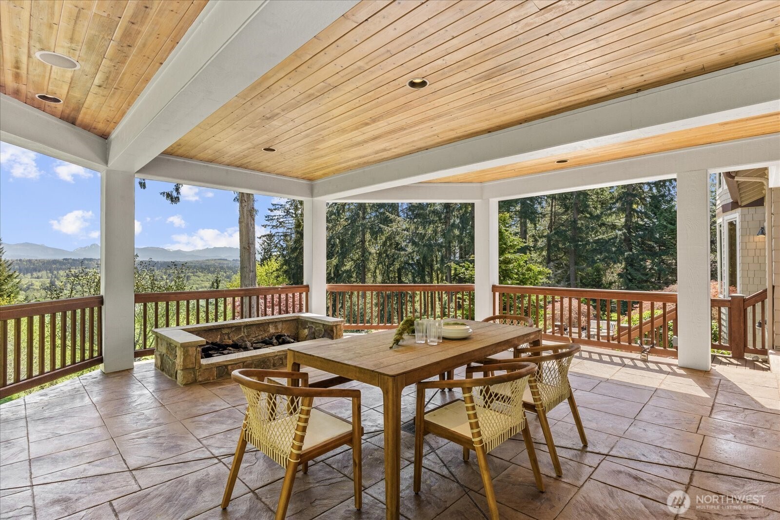 13748 242nd Avenue NE Woodinville WA 98077
