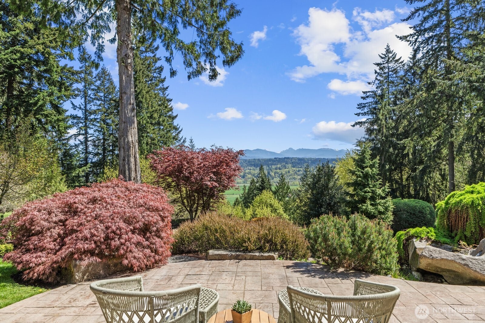13748 242nd Avenue NE Woodinville WA 98077