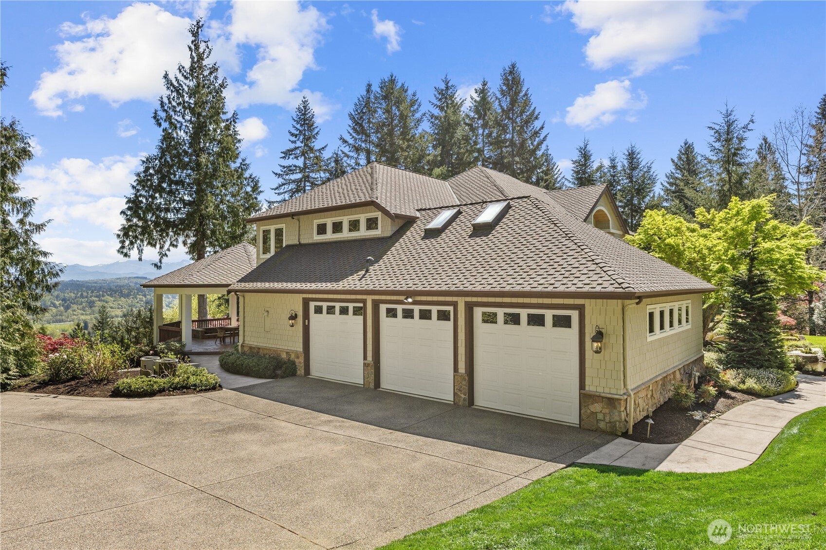 13748 242nd Avenue NE Woodinville WA 98077