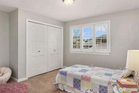 1013 233rd Place NE Sammamish WA 98074