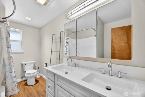 13459 SE 250th Court Kent WA 98042