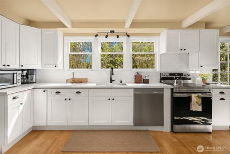 19011 176th Avenue NE Woodinville WA 98072