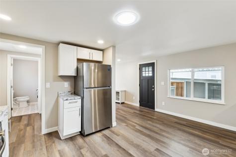 14322 Admiralty Way Lynnwood WA 98087
