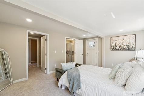 14322 Admiralty Way Lynnwood WA 98087