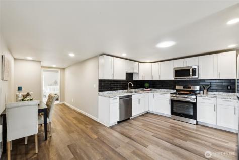 14322 Admiralty Way Lynnwood WA 98087