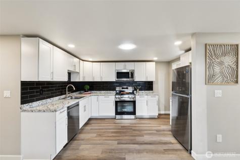 14322 Admiralty Way Lynnwood WA 98087