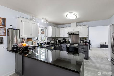 1040 NE Big Berry Loop Oak Harbor WA 98277
