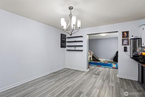 1040 NE Big Berry Loop Oak Harbor WA 98277