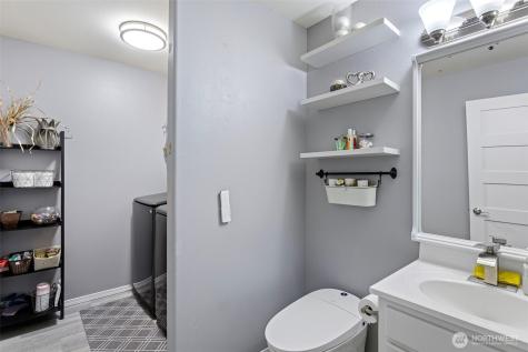 1040 NE Big Berry Loop Oak Harbor WA 98277