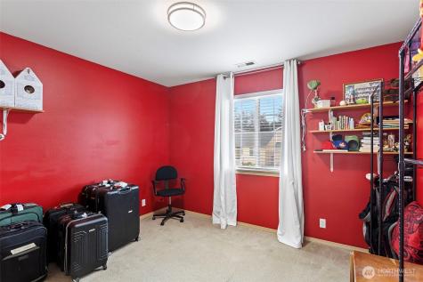 1040 NE Big Berry Loop Oak Harbor WA 98277