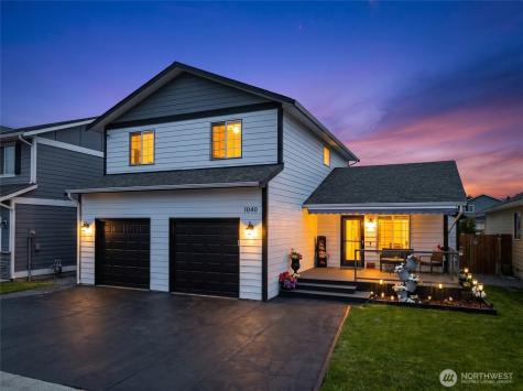 1040 NE Big Berry Loop Oak Harbor WA 98277
