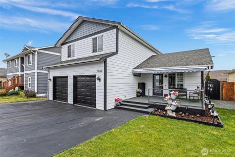 1040 NE Big Berry Loop Oak Harbor WA 98277