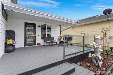 1040 NE Big Berry Loop Oak Harbor WA 98277