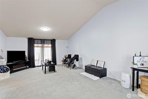 1040 NE Big Berry Loop Oak Harbor WA 98277