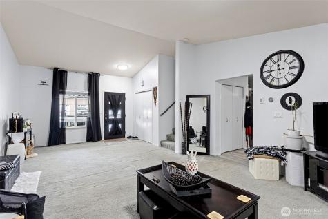 1040 NE Big Berry Loop Oak Harbor WA 98277