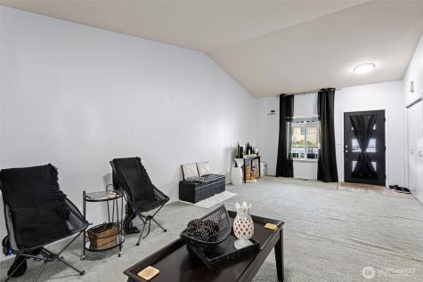 1040 NE Big Berry Loop Oak Harbor WA 98277