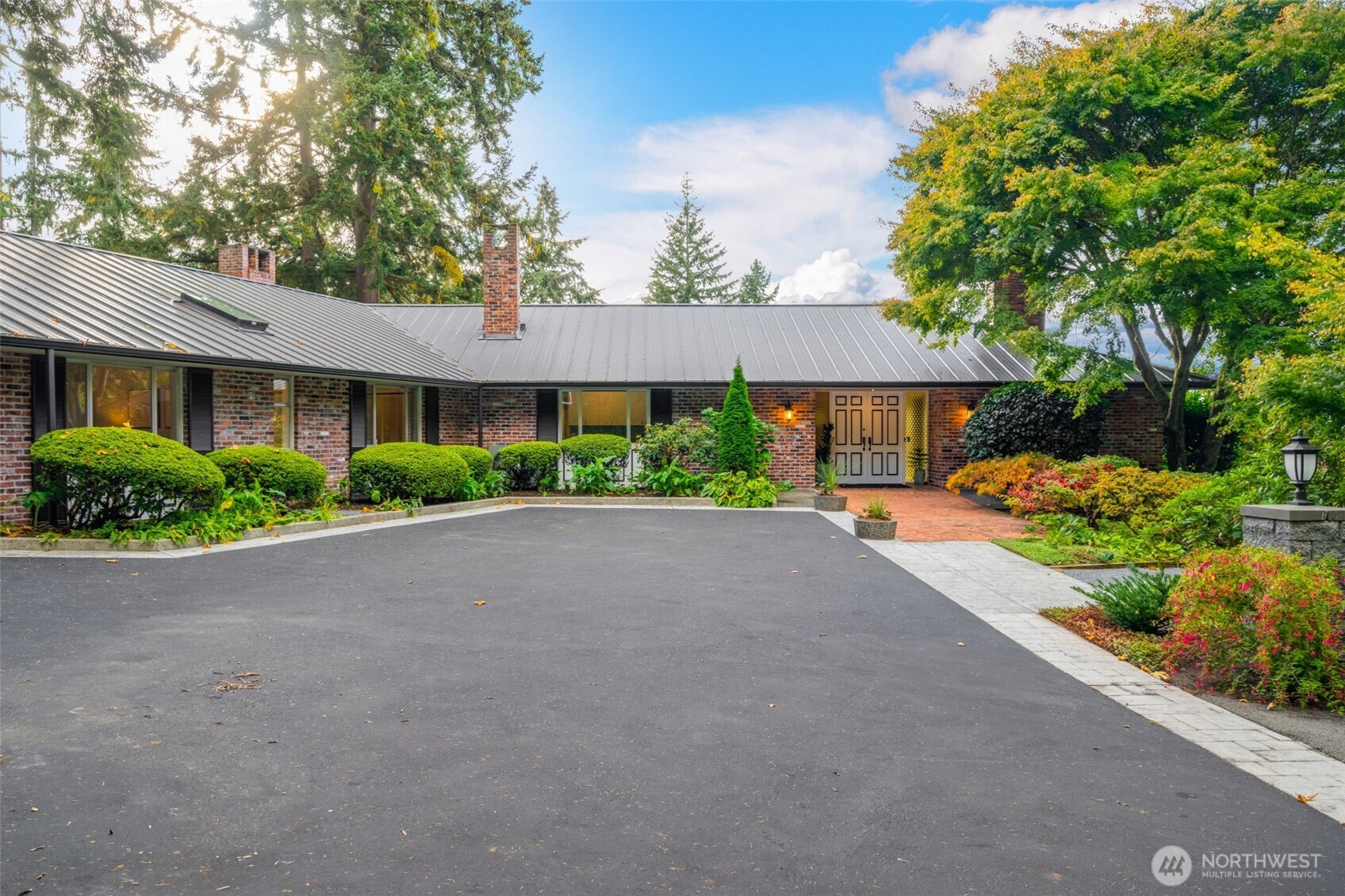 14050 Hilltop Lane NW Seattle WA 98177