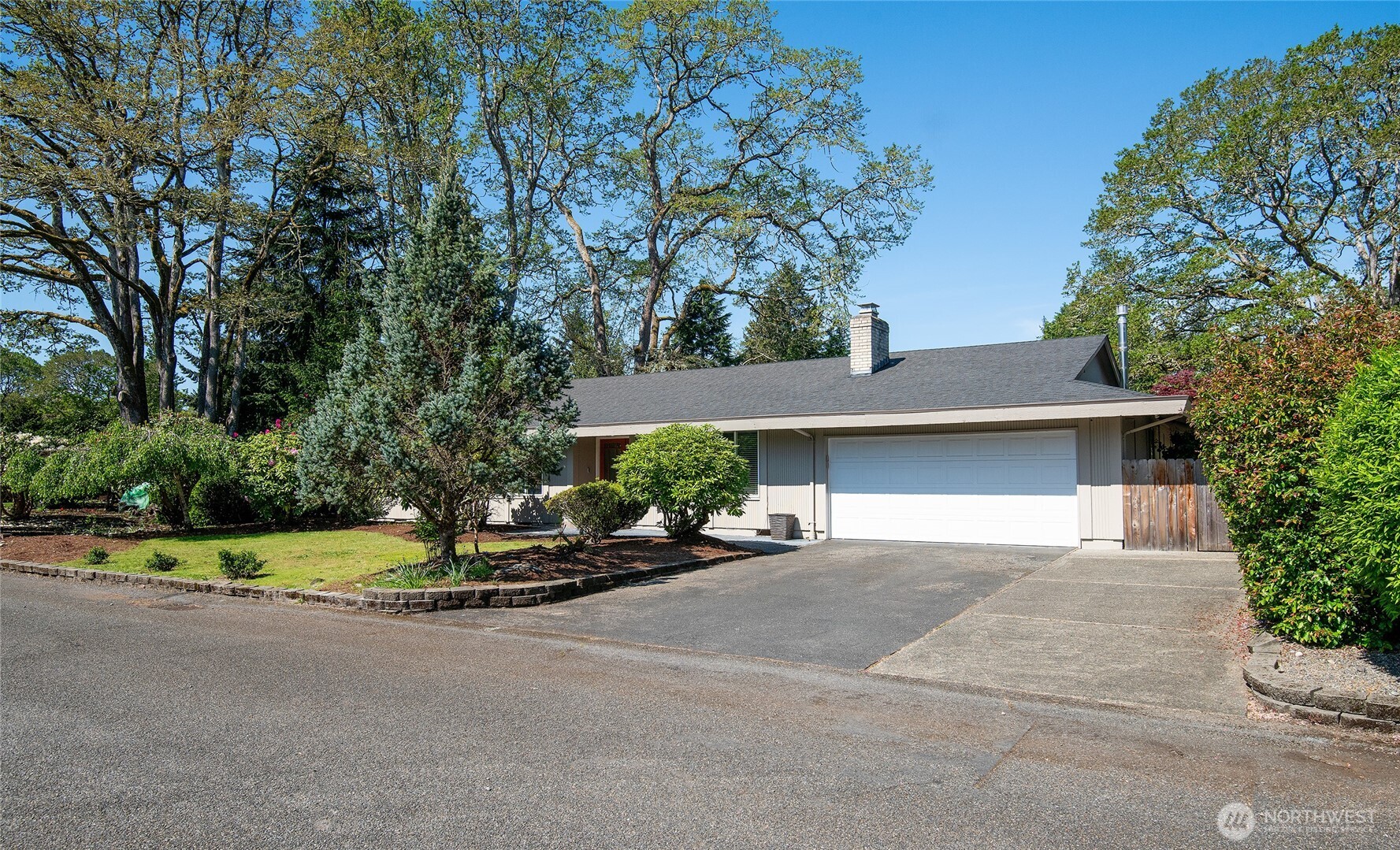 8001 Sapphire Drive SW Lakewood WA 98498