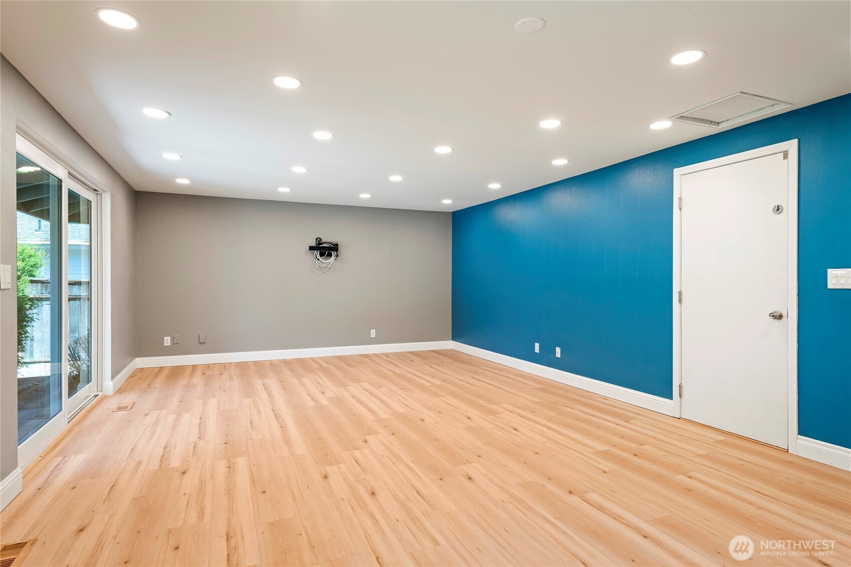 8001 Sapphire Drive SW Lakewood WA 98498