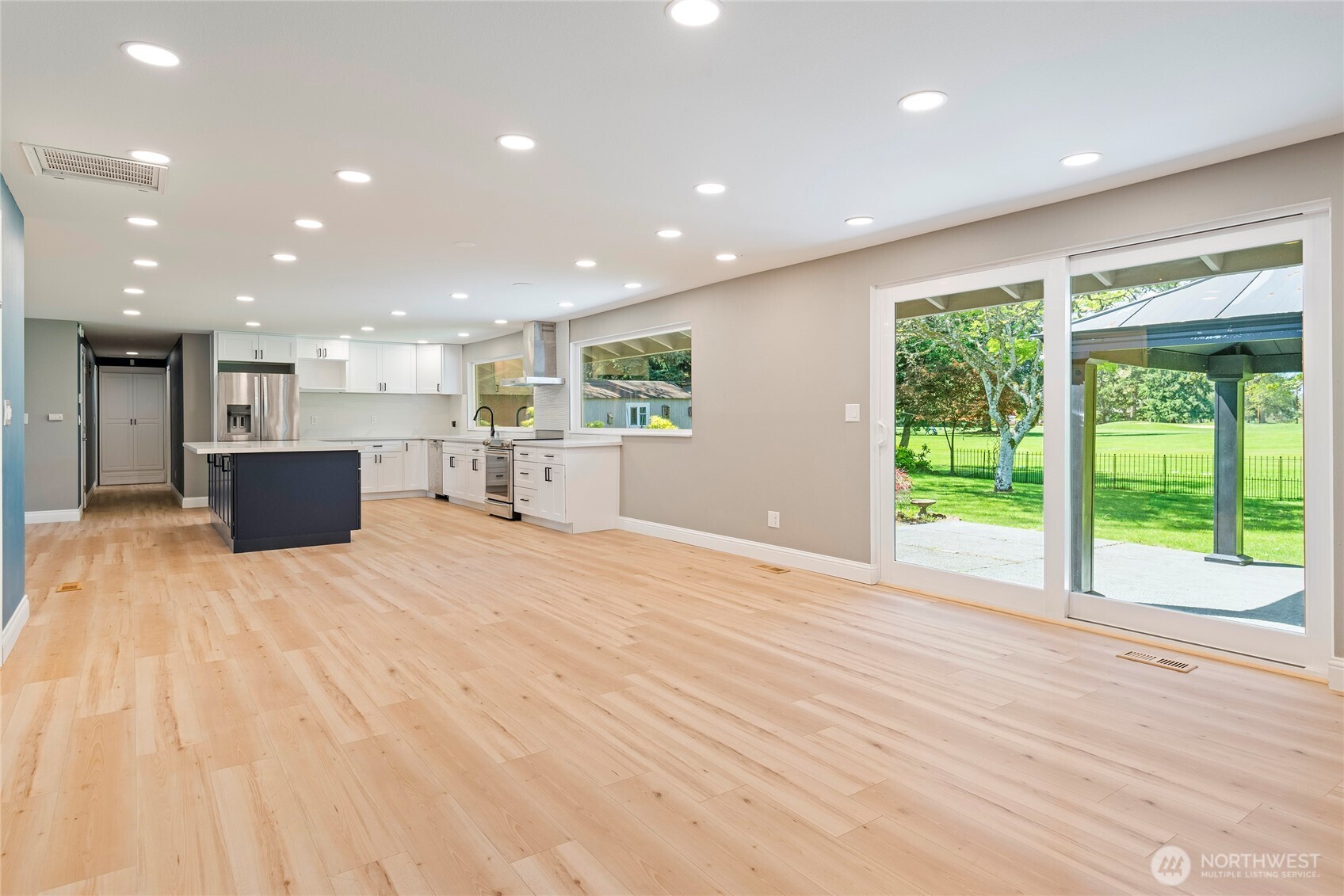 8001 Sapphire Drive SW Lakewood WA 98498