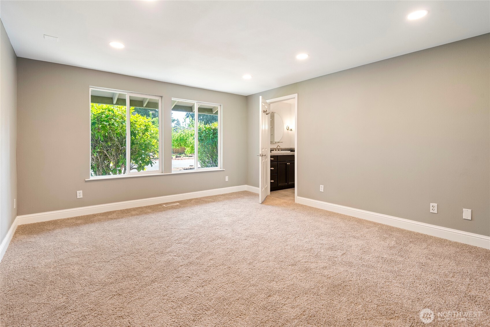 8001 Sapphire Drive SW Lakewood WA 98498