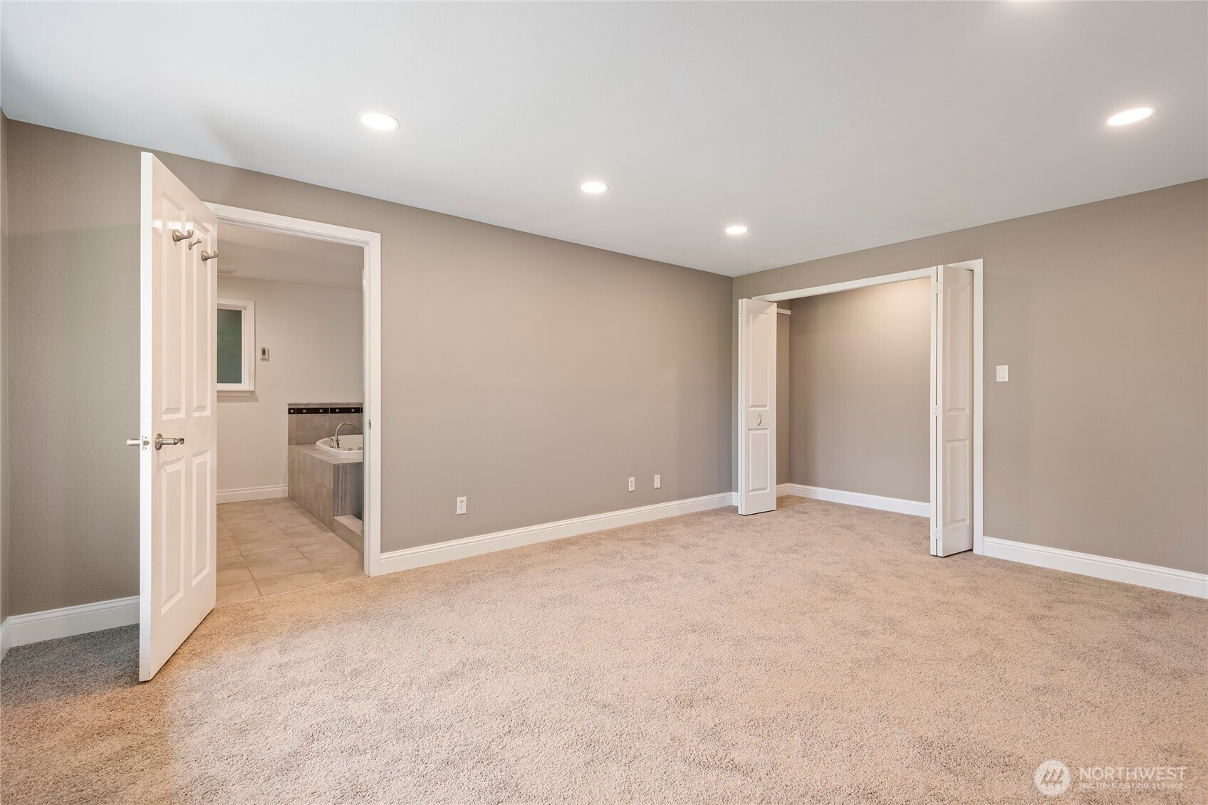 8001 Sapphire Drive SW Lakewood WA 98498
