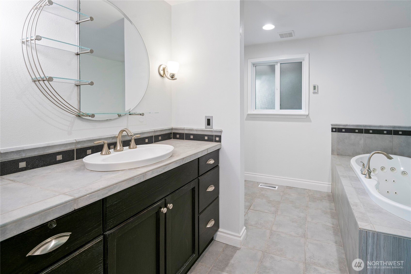 8001 Sapphire Drive SW Lakewood WA 98498