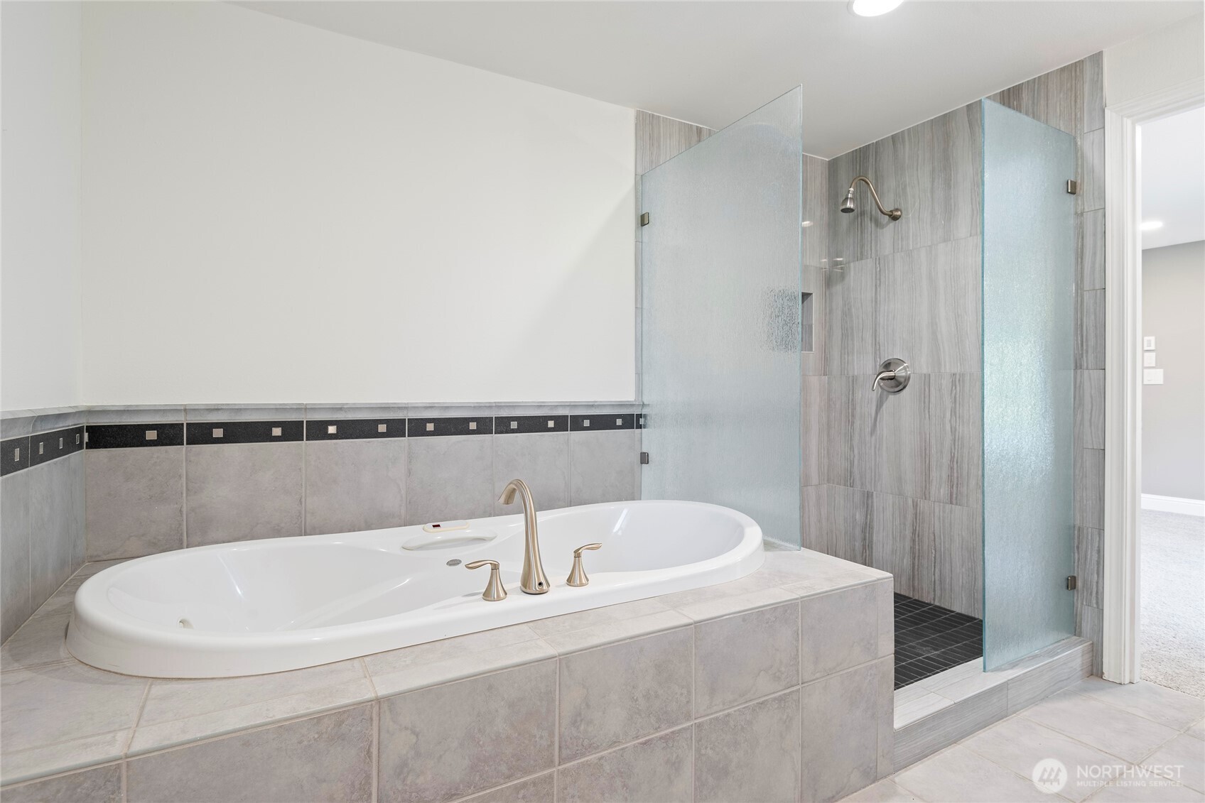 8001 Sapphire Drive SW Lakewood WA 98498