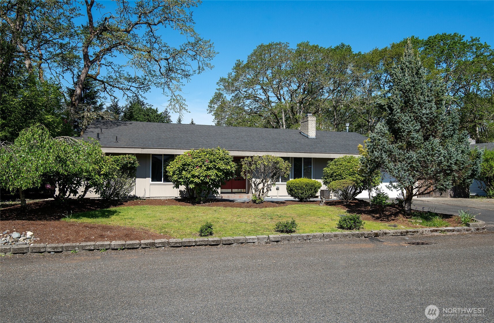 8001 Sapphire Drive SW Lakewood WA 98498