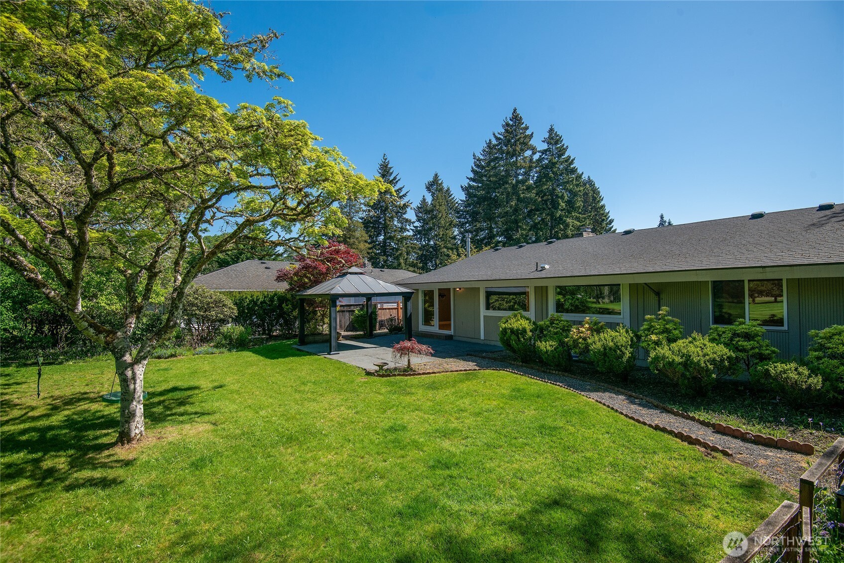 8001 Sapphire Drive SW Lakewood WA 98498