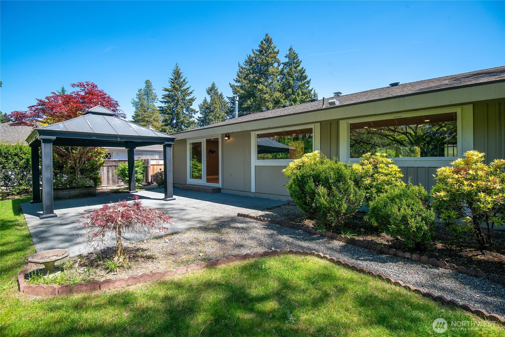 8001 Sapphire Drive SW Lakewood WA 98498