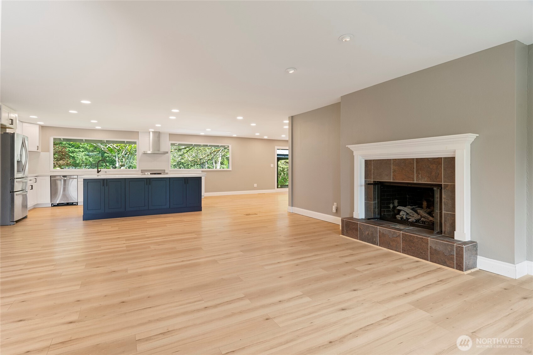 8001 Sapphire Drive SW Lakewood WA 98498