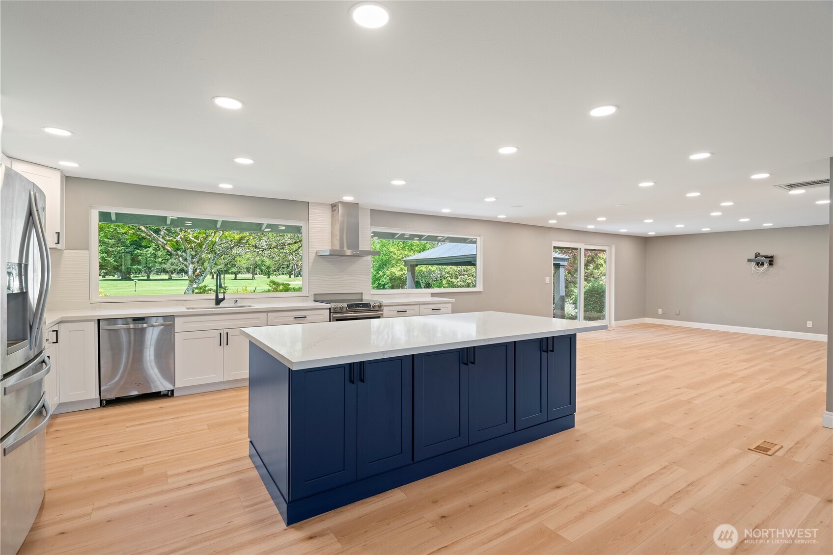 8001 Sapphire Drive SW Lakewood WA 98498