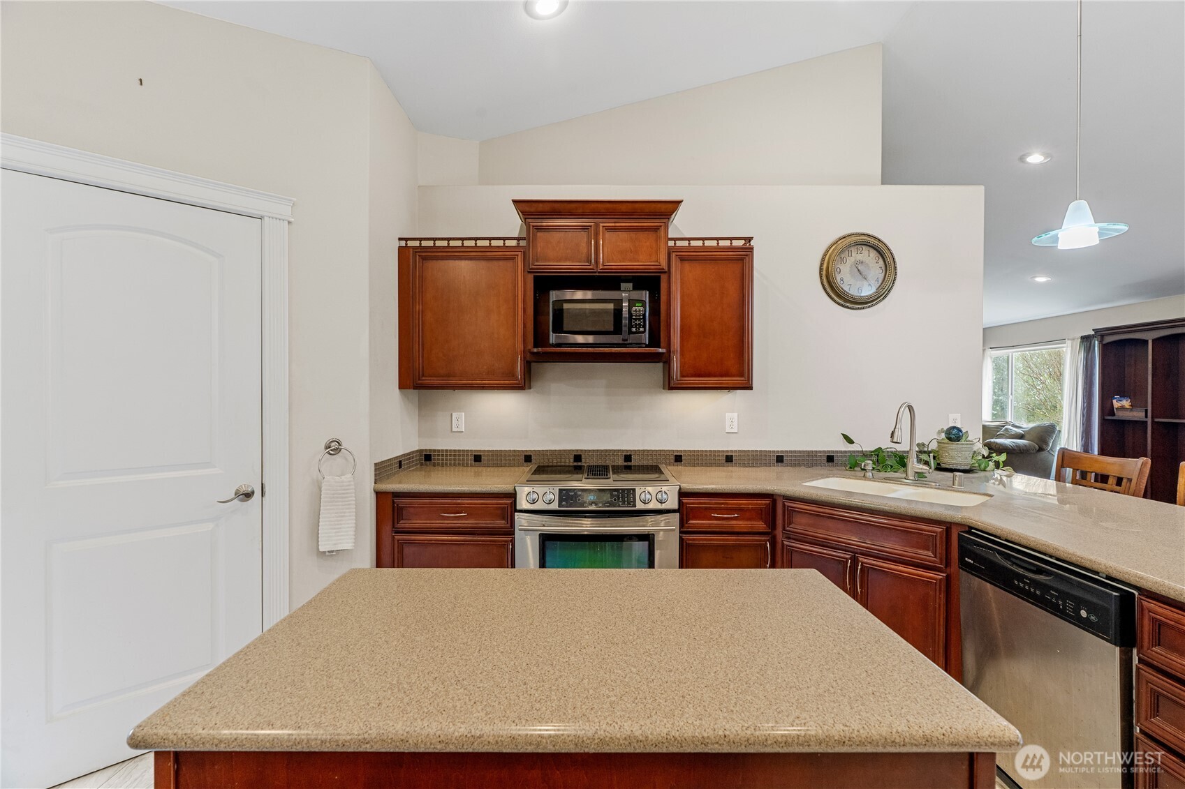 81 Bear Gulch Road Aberdeen WA 98520