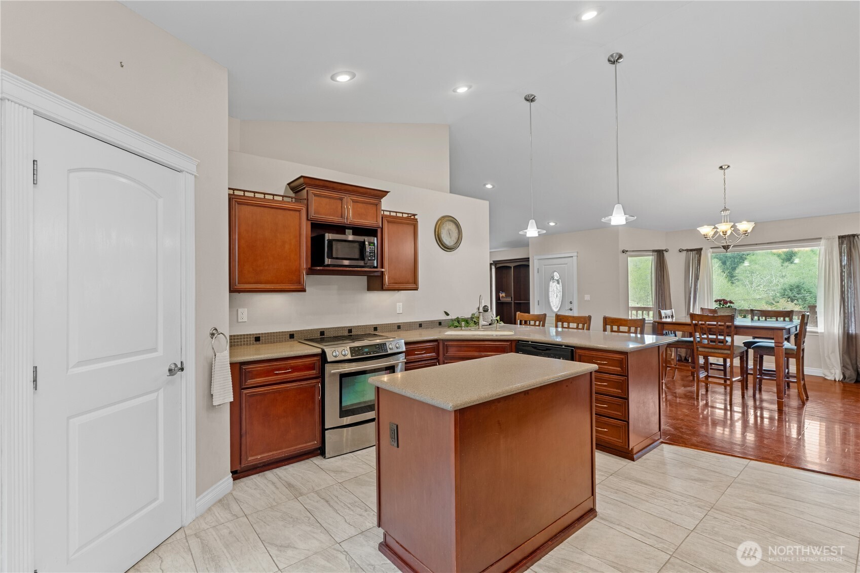 81 Bear Gulch Road Aberdeen WA 98520