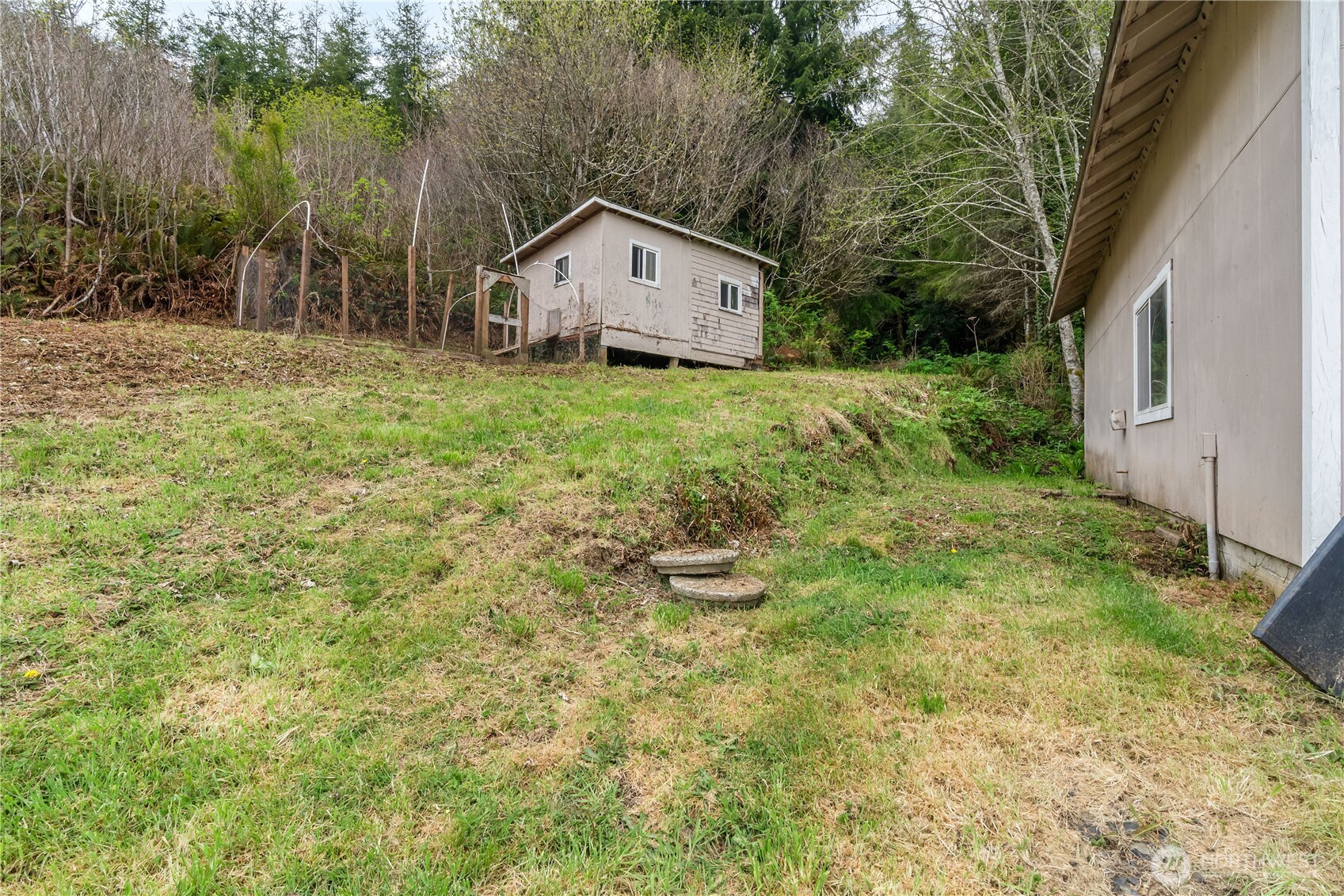 81 Bear Gulch Road Aberdeen WA 98520