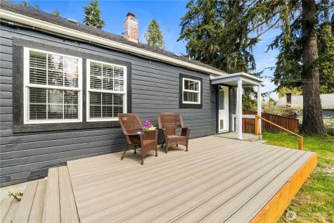 11716 48th Street E Edgewood WA 98372