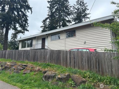 11718 5th Avenue NE Seattle WA 98125