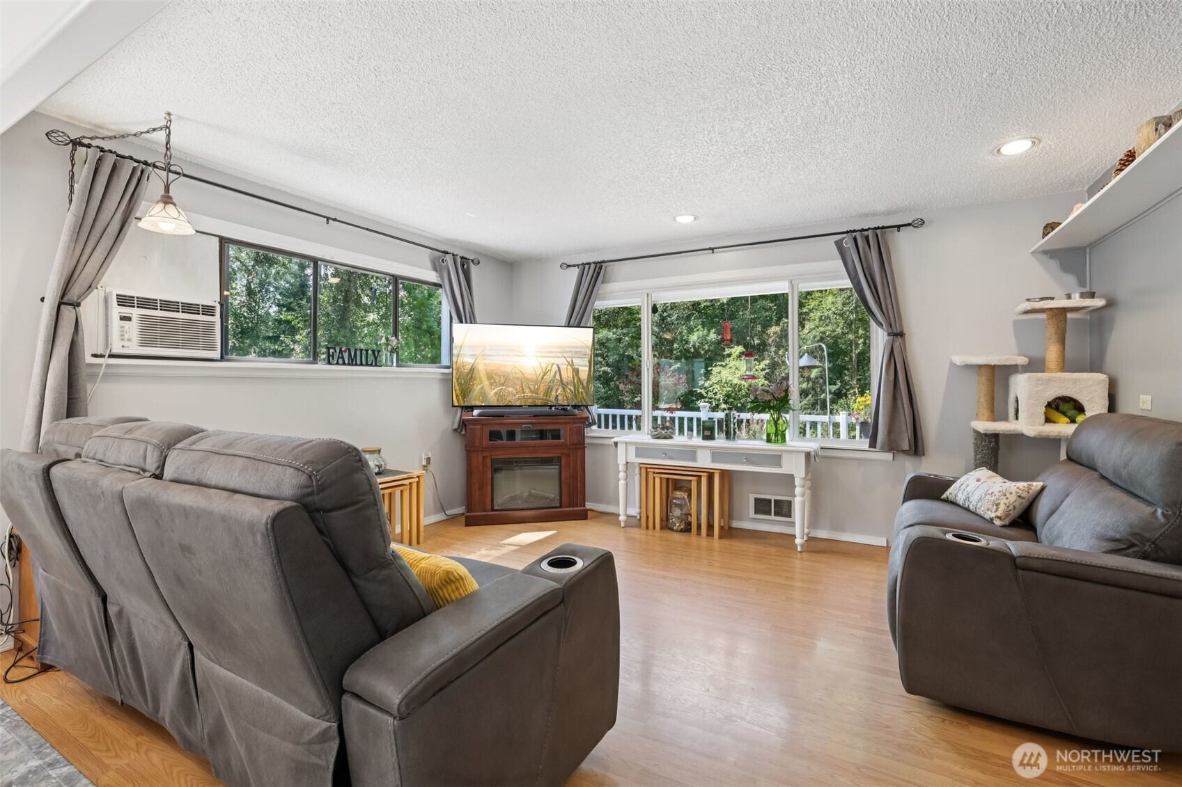 17209 W Riverside Drive Bothell WA 98011