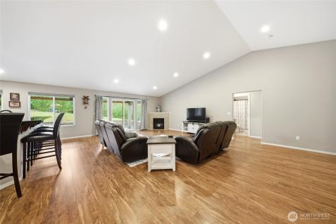 946 Paine Road Castle Rock WA 98611