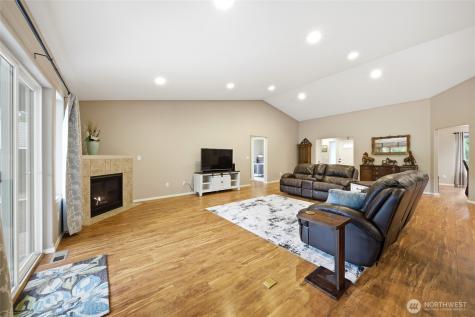 946 Paine Road Castle Rock WA 98611