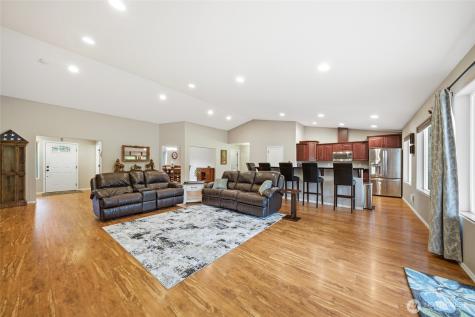 946 Paine Road Castle Rock WA 98611