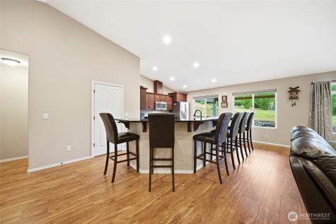 946 Paine Road Castle Rock WA 98611