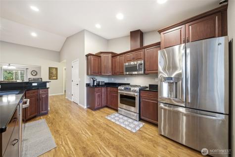 946 Paine Road Castle Rock WA 98611