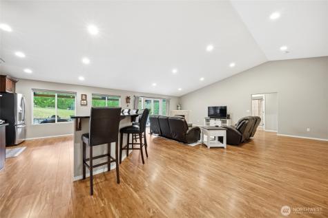 946 Paine Road Castle Rock WA 98611