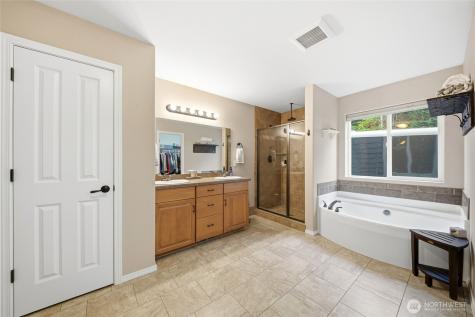 946 Paine Road Castle Rock WA 98611